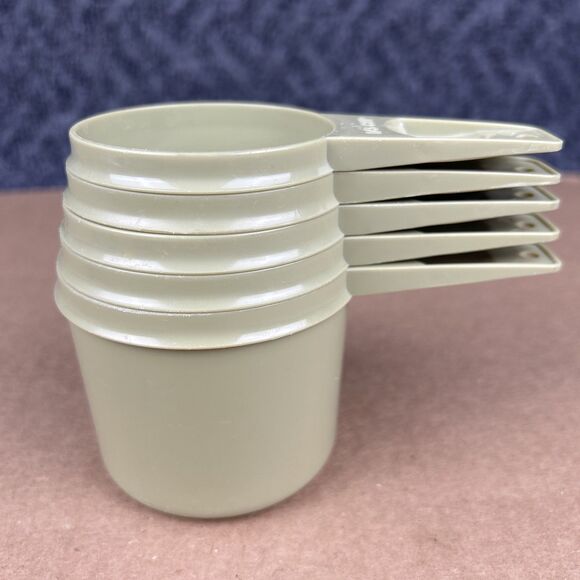 Vintage Tupperware Measuring Cups Set of 5 Avocado Green Retro - Picture 2 of 11